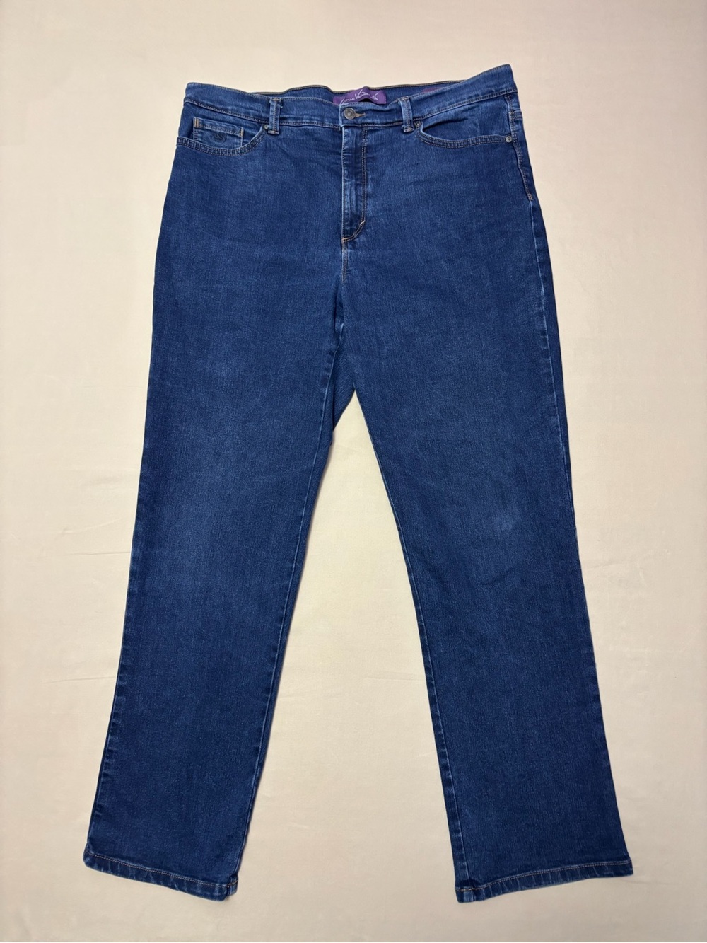 Gloria Vanderbilt Women’s Amanda Relaxed Jeans in Dark Blue Wash Size 16